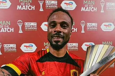 عبر عن ندمه باكيًا.. ماذا قدم فريدي رجل مباراة مصر وأنجولا؟